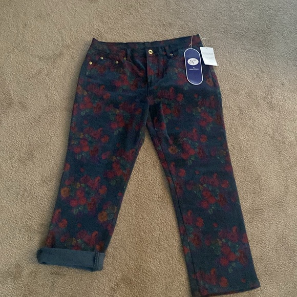 Floral  jeans size 10P..Diane Gilman ..New. - Picture 3 of 6